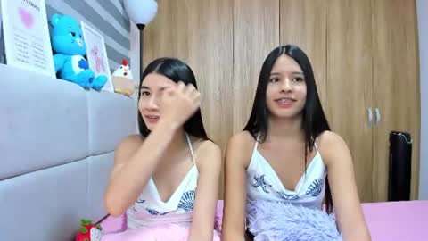Snapshot of roseandmiah chatting on 11, 7, 2026 Rose y Miah online show from 11, 7, 2026
