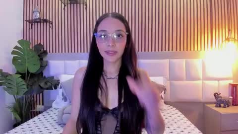 roseaurora online show from 20, 11, 2025