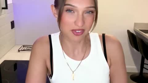 Bella  online show from 26, 9, 2025