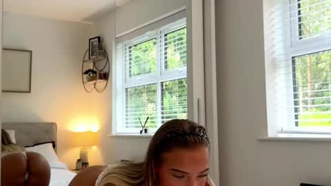 Bella  online show from 20, 5, 2026