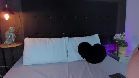 Rose  online show from 25, 11, 2025