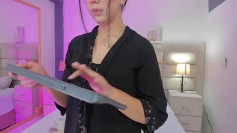 Rose online show from 18, 2, 2025