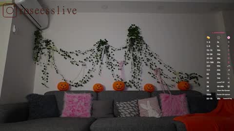 roseess_ online show from 3, 11, 2025