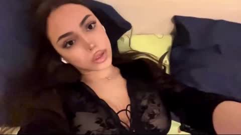 Snapshot of rosenavillifana chatting on 3, 12, 2025 Mimi online show from 3, 12, 2025