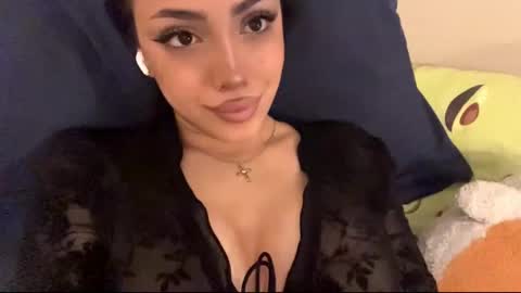 Snapshot of rosenavillifana chatting on 5, 12, 2025 Mimi online show from 5, 12, 2025