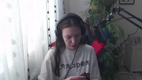 Lina online show from 6, 4, 2026