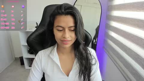 Snapshot of roseparis chatting on 24, 10, 2025 Nat online show from 24, 10, 2025