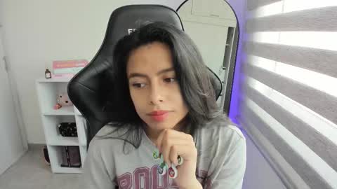 Snapshot of roseparis chatting on 5, 11, 2025 Nat online show from 5, 11, 2025