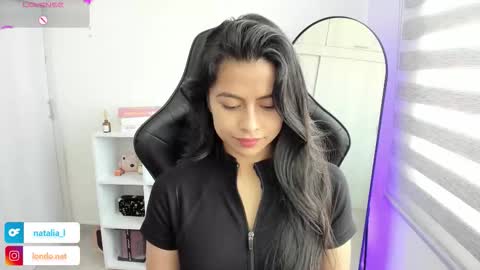 Snapshot of roseparis chatting on 30, 11, 2025 Nat online show from 30, 11, 2025