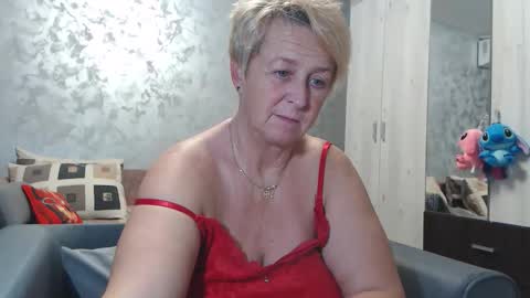 Snapshot of roses_and_lillies chatting on 18, 10, 2025 Lovepinklilly online show from 18, 10, 2025