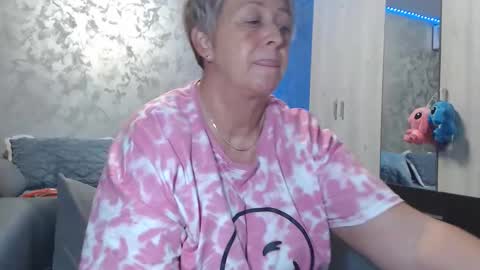 Snapshot of roses_and_lillies chatting on 29, 11, 2025 Lovepinklilly online show from 29, 11, 2025