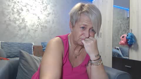 Snapshot of roses_and_lillies chatting on 30, 11, 2025 Lovepinklilly online show from 30, 11, 2025