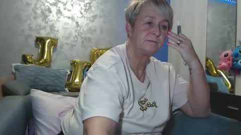 Snapshot of roses_and_lillies chatting on 5, 1, 2026 Lovepinklilly online show from 5, 1, 2026