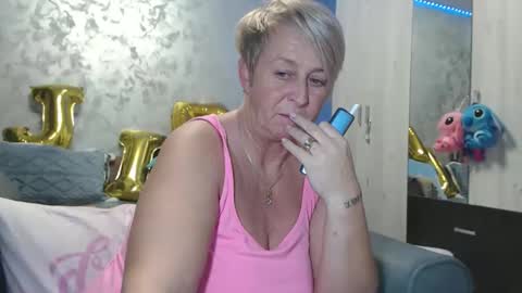 Snapshot of roses_and_lillies chatting on 6, 1, 2026 Lovepinklilly online show from 6, 1, 2026