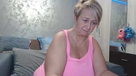 Snapshot of roses_and_lillies chatting on 3, 2, 2026 Lovepinklilly online show from 3, 2, 2026