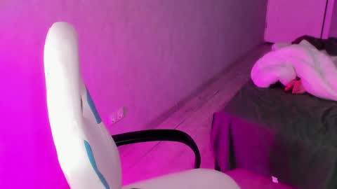 Roshelle online show from 17, 1, 2025