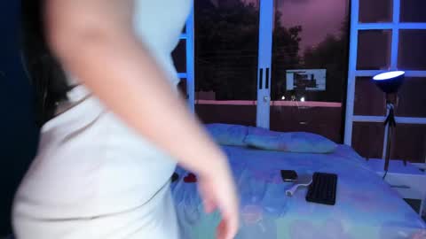Snapshot of rosie_chell chatting on 29, 4, 2026 Rosie online show from 29, 4, 2026