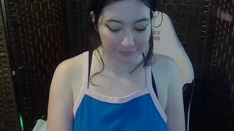 Snapshot of rosierevive chatting on 30, 3, 2026 Rosie Revive online show from 30, 3, 2026