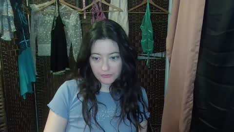 Snapshot of rosierevive chatting on 1, 4, 2026 Rosie Revive online show from 1, 4, 2026