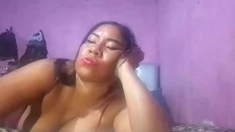 Snapshot of rosmerynava chatting on 8, 1, 2025 rosmerynavarro online show from 8, 1, 2025