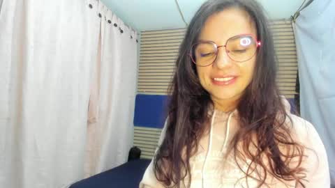 Snapshot of rosse_25 chatting on 1, 5, 2026 Would you like to help me with supplementation and sports suits so I can compete in powerlifting online show from 1, 5, 2026