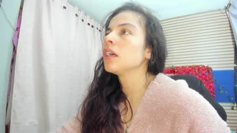 Snapshot of rosse_25 chatting on 25, 5, 2026 Would you like to help me with supplementation and sports suits so I can compete in powerlifting online show from 25, 5, 2026