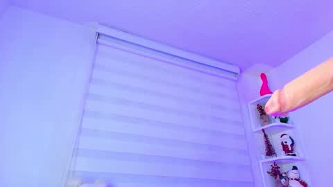 Snapshot of rosse_amyy chatting on 9, 1, 2026 online show from 9, 1, 2026