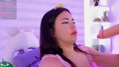 Snapshot of rosse_amyy chatting on 12, 7, 2026 online show from 12, 7, 2026