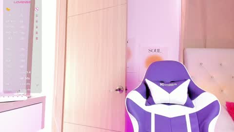 Rosse Daw Independent model  online show from 11, 12, 2024