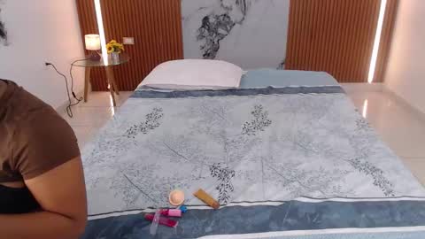 Snapshot of rosselyn_ chatting on 4, 3, 2026 Rossi Hill online show from 4, 3, 2026