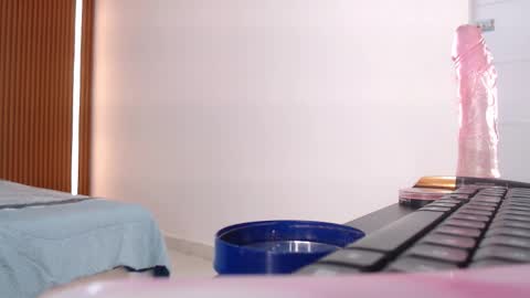 Snapshot of rosselyn_ chatting on 6, 3, 2026 Rossi Hill online show from 6, 3, 2026