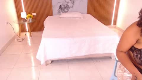 Snapshot of rosselyn_ chatting on 15, 3, 2026 Rossi Hill online show from 15, 3, 2026