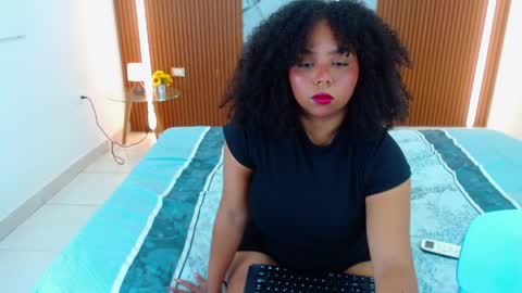 Snapshot of rosselyn_ chatting on 1, 4, 2026 Rossi Hill online show from 1, 4, 2026