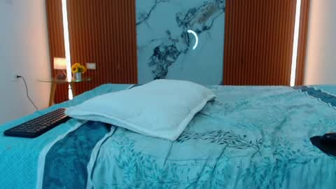 Snapshot of rosselyn_ chatting on 1, 4, 2026 Rossi Hill online show from 1, 4, 2026