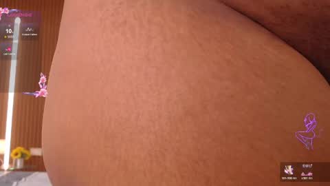 Snapshot of rosselyn_ chatting on 12, 4, 2026 Rossi Hill online show from 12, 4, 2026