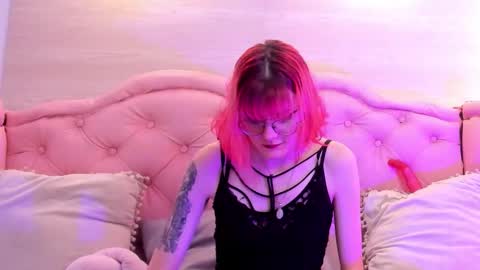 Snapshot of rossiie_hunt_ chatting on 26, 9, 2025 rossiie_hunt_ online show from 26, 9, 2025