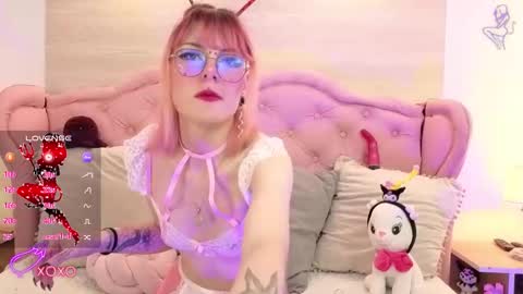 Snapshot of rossiie_hunt_ chatting on 11, 11, 2025 rossiie_hunt_ online show from 11, 11, 2025