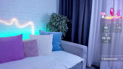 Snapshot of rossy_babe_ chatting on 12, 11, 2025 Rossy online show from 12, 11, 2025