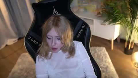 Snapshot of rosy_petal chatting on 16, 9, 2025 rosy_petal online show from 16, 9, 2025