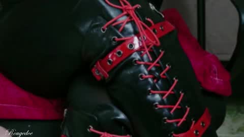 Snapshot of rougedoe chatting on 13, 5, 2026 Mistress Lana online show from 13, 5, 2026