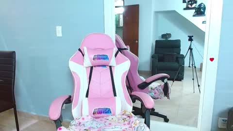 Snapshot of rousebonnett chatting on 12, 2, 2025 ROUSE online show from 12, 2, 2025