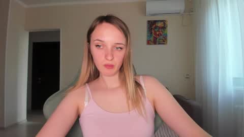 Snapshot of rousereed chatting on 25, 4, 2026 Rouse online show from 25, 4, 2026