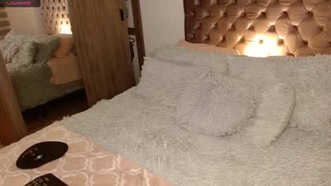 Rouss marie henao  online show from 8, 3, 2025