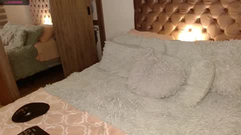 Rouss marie henao  online show from 9, 3, 2025