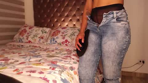 Rouss marie henao  online show from 18, 12, 2025