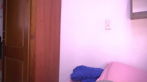 Snapshot of rousse_coup chatting on 9, 9, 2025 Rosse and Miller online show from 9, 9, 2025