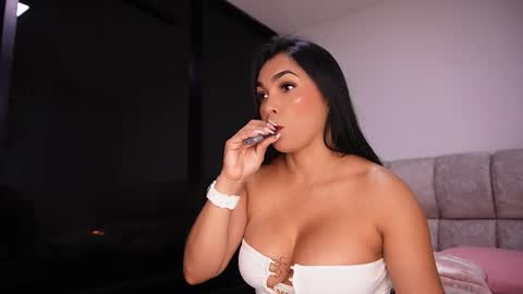 Snapshot of rousse_coup chatting on 8, 11, 2025 Rosse and Miller online show from 8, 11, 2025