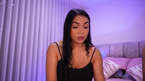 Snapshot of rousse_coup chatting on 20, 11, 2025 Rosse and Miller online show from 20, 11, 2025