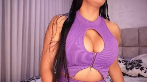 Snapshot of rousse_coup chatting on 17, 12, 2025 Rosse and Miller online show from 17, 12, 2025