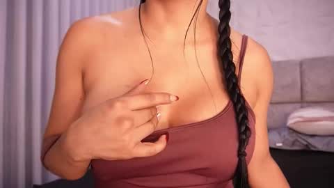 Snapshot of rousse_coup chatting on 18, 12, 2025 Rosse and Miller online show from 18, 12, 2025